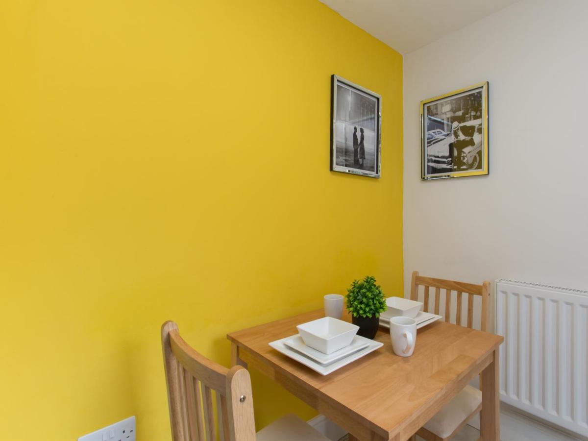 Townhouse @ West Avenue Crewe Bed & Breakfast Luaran gambar