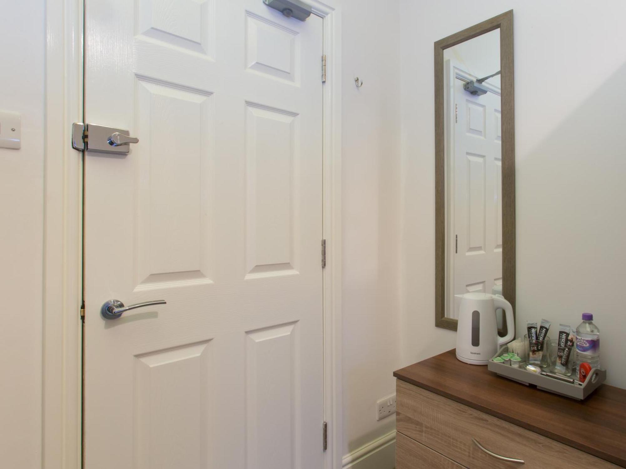 Townhouse @ West Avenue Crewe Bed & Breakfast Bilik gambar